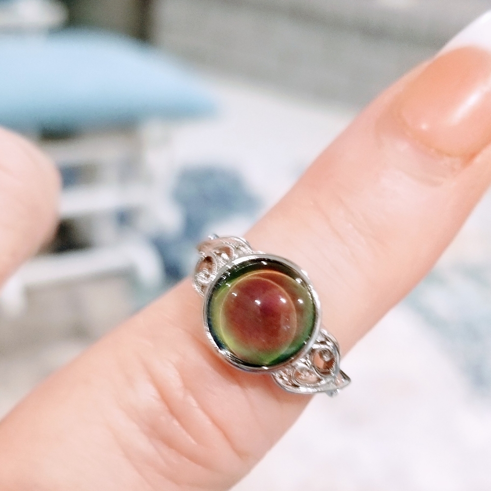 Ring size 8.  R9